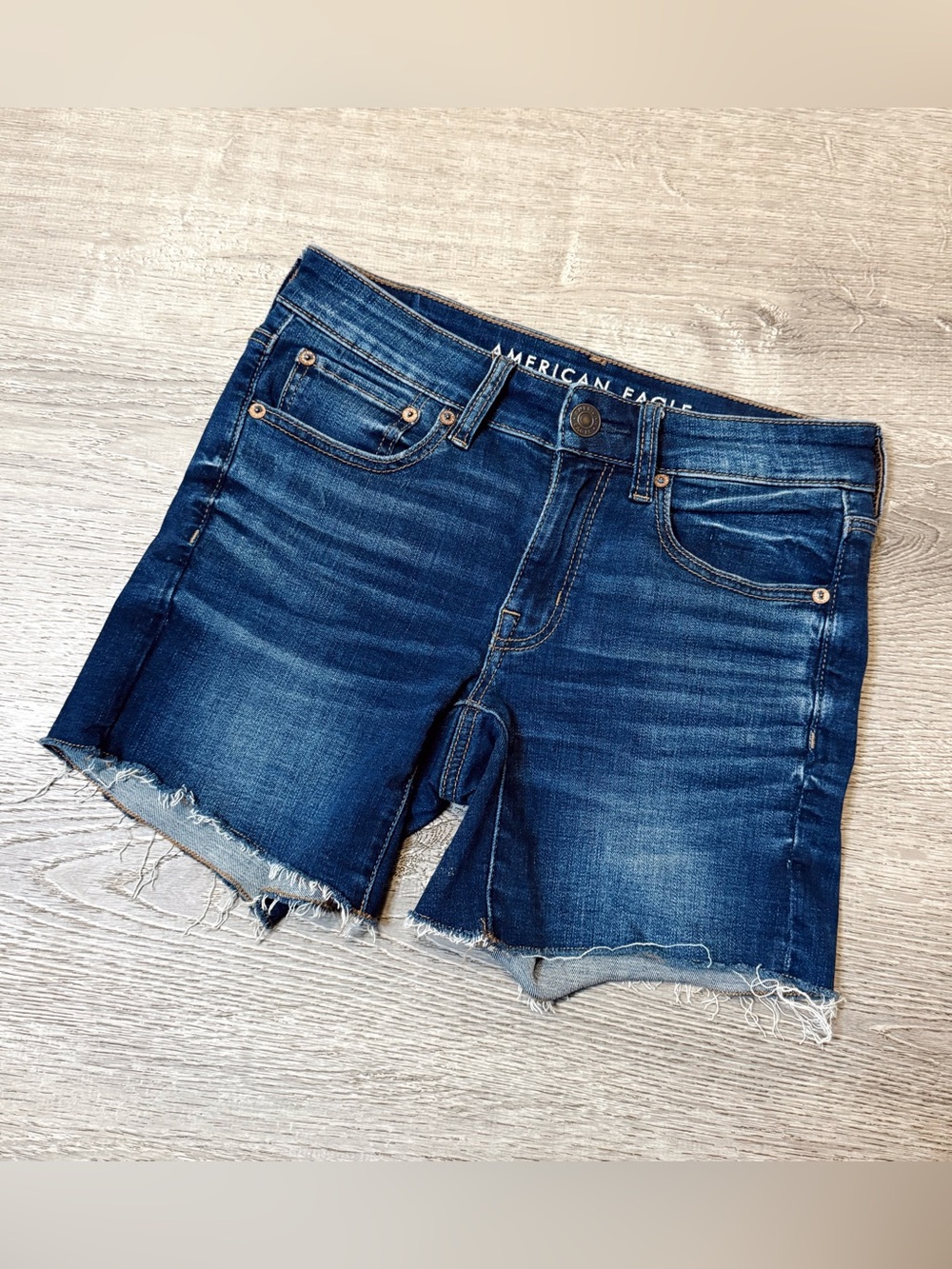 •AMERICAN EAGLE• MIDI JEAN SHORTS